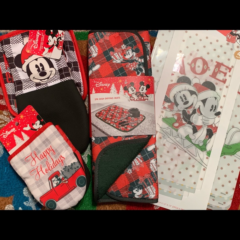 Mickey Happy Holiday/Christmas Kitchen Set